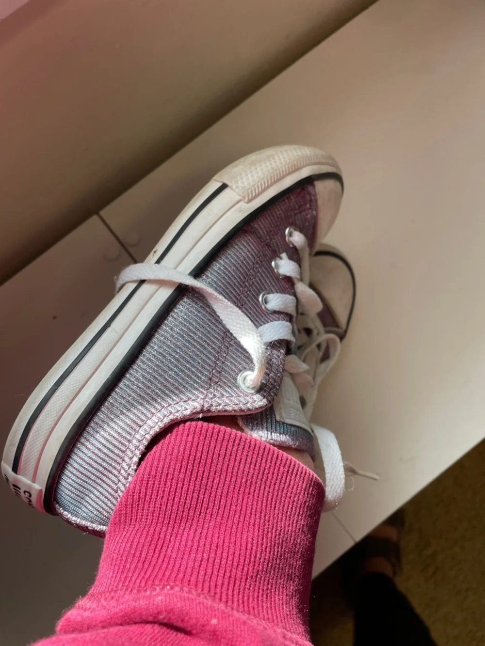 Converse good shape